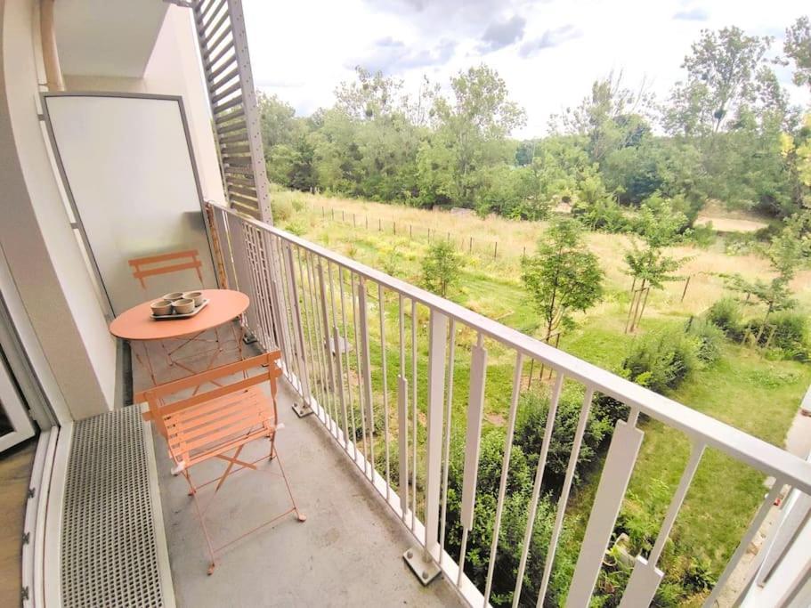 Au Calme Sur Le Canal Et Proche Disney Vaires-sur-Marne ภายนอก รูปภาพ